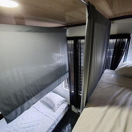 Blackout Hostel La Fortuna Esterno foto